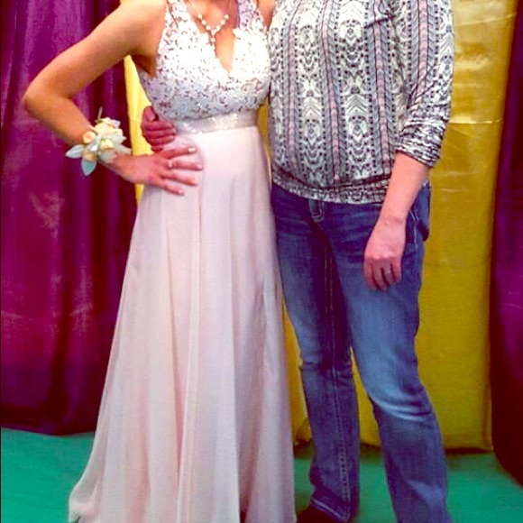 Size 0-2 Light Pink Prom Dress💗🌸 - Picture 2 of 2